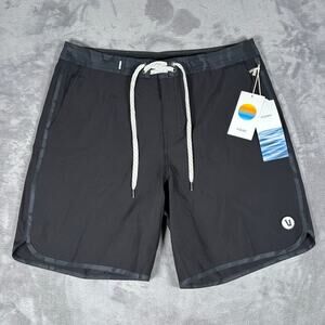 Vuori Cruise Board Shorts Men’s 32 Black Camo Trim NWT